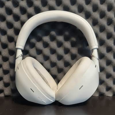 Sony WH-1000XM6 Premium Wireless Noise-Canceling Over-the-Ear Headphones - Silver image 1