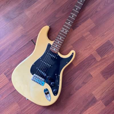 Tokai Silver Star 1980’s - pale yellow image 1