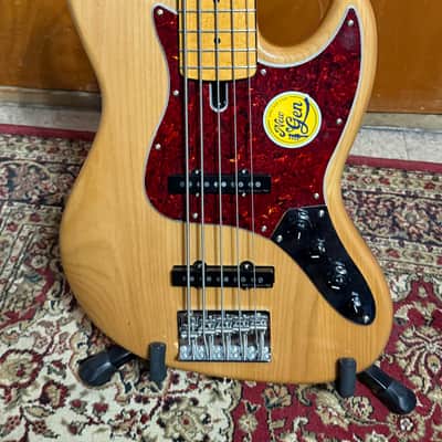 Sire Marcus Miller V7 5 String 2026 - Natural image 1