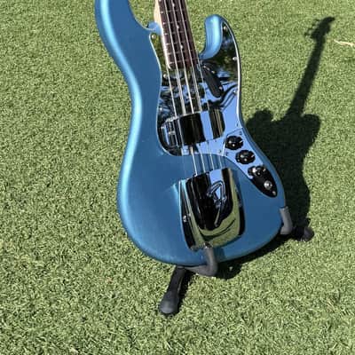 Immagine Allparts Jazz Bass Partscaster J-bass style Ice Blue 2026 - Ice Blue - 2