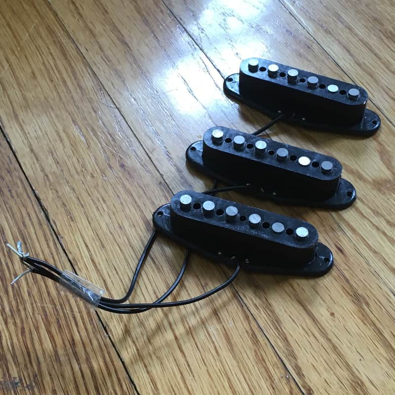 3 Vintage Fender Strat Pickups Set Squier? Black Plastic Bobbin Staggered Poles image 1