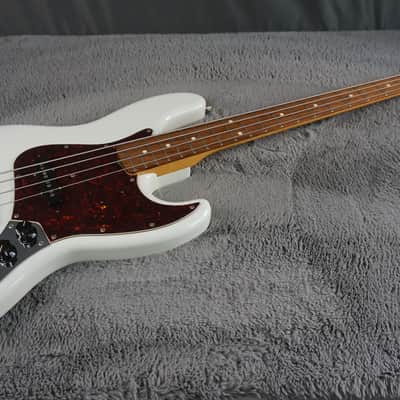 Fender Traditional II 60s Jazz Bass 2022 MIJ Olympic White w/ Rosewood Board image 4