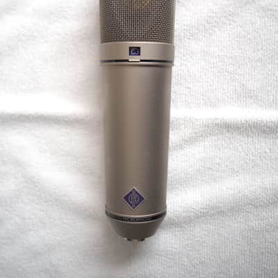Neumann U 87 Ai Large Diaphragm Multipattern Condenser Microphone