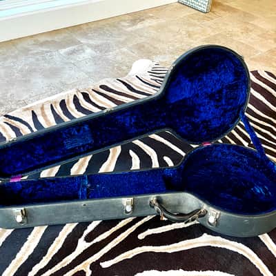 Gibson PB-100 4 String Plectrum Banjo Hardshell Case 1960’s - Bright Blue Plush Interior Lining with key image 2