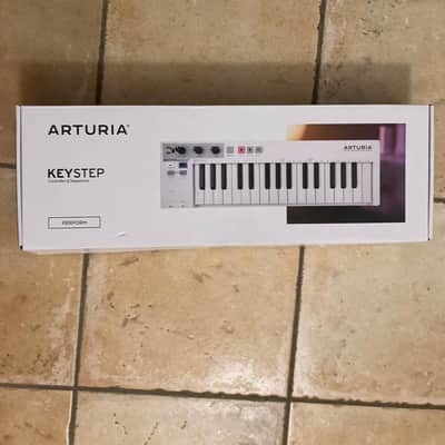 Arturia KeyStep 32-Key MIDI Controller - White image 3