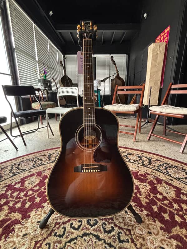 Gibson Custom J-45 2011 - Never Owned