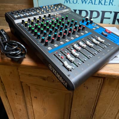 Yamaha MG12 12 Channel Analog Mixer 2014 - Present - Black image 3