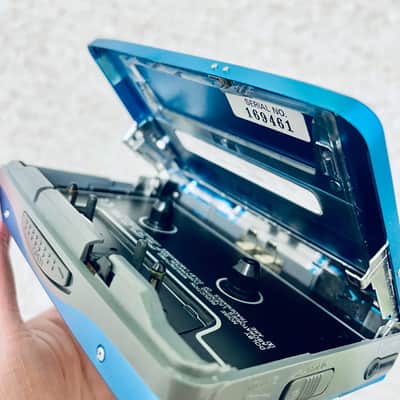 Sony WM-EX570 Walkman Cassette Player, Rare EX Blue ! Light On ! image 9