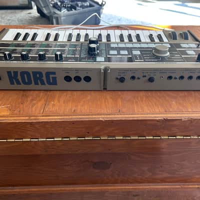 Korg MicroKORG 37-Key Synthesizer/Vocoder 2002 - 2019 - Silver image 3