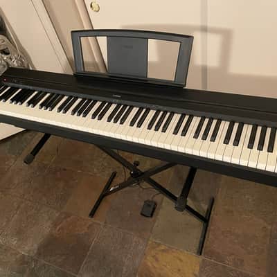 Yamaha P-35 88-Note Digital Piano in Black Bild 6