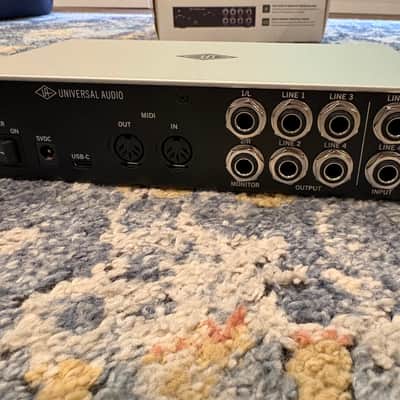 Universal Audio Volt 4 USB-C Audio Interface 2022 - Present - Gray image 6