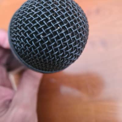 AKG 🎤 AKG Dynamic Handheld Microphone | XLR 3-Pin | Black | Professional image 7