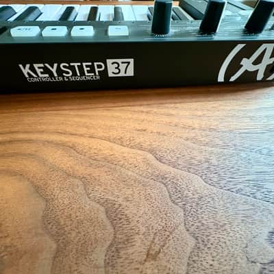 Arturia KeyStep 37 MIDI Controller 2021 - 2025 - Black image 2