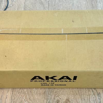 Akai MPC Live III Standalone Sampler/ Sequencer 2025 - Present - Black PLUS Samsung 4 Terabyte SSD Internal Drive Installed image 7