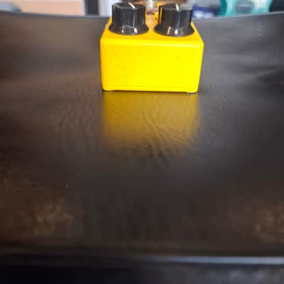 MXR M104 Distortion + 1995 - Present - Yellow image 5