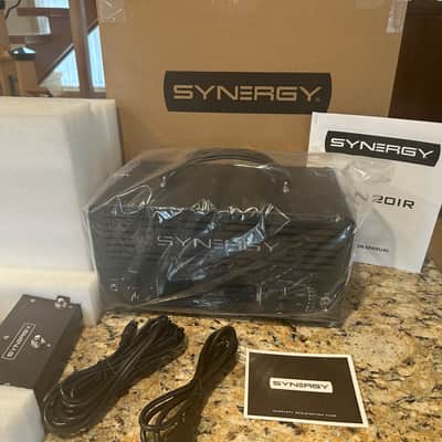 SYNERGY SYN-20IR Amp Head - mint condition image 1