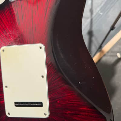 Fender Stratocaster Plus Deluxe, Firestorm Red image 9