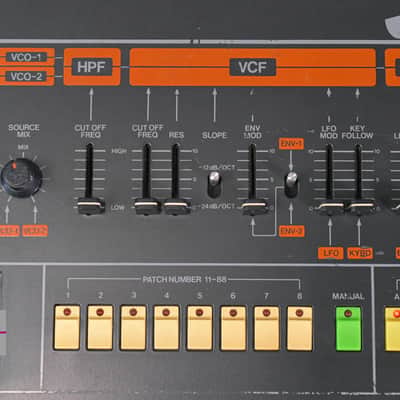 Roland Jupiter-8 Polyphonic Analog Synthesizer w/HC in Very Good condition image 18