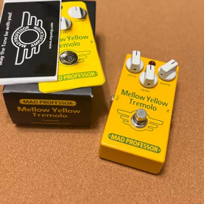 Tone Freak Effects MelloTremo 2000s - Green | Reverb Tone Freak Effects MelloTremo 2000s - Green | Reverb