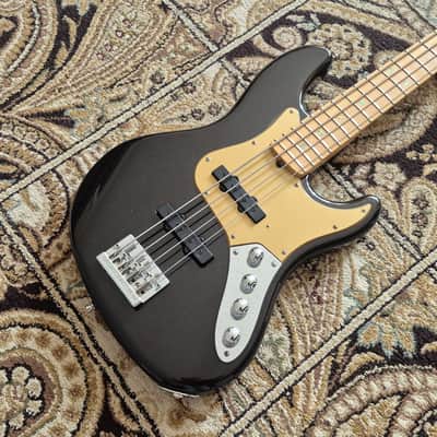 Fender American Deluxe Jazz Bass - 2005 - Montego Black w/ OHSC image 1