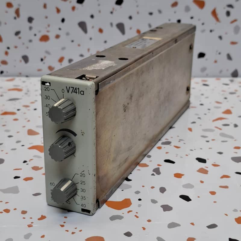 RFT V741a 》Studio Microphone Pre-Aplifier 》STUDIOVERSTARKER V741a DDR TYP 8311.18-1 image 1