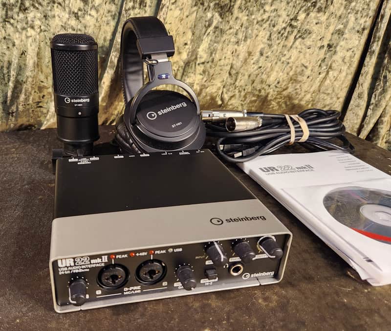 * Steinberg Steinberg UR22mkII Recording Pack with ST-M01 Condenser Mic & ST-H01 Studio Monitor Headphones * image 1