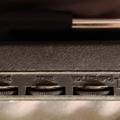 Vox amPlug 2 Bass Battery-Powered Bass Guitar Headphone Amplifier - Black / Blue Diamond image 3