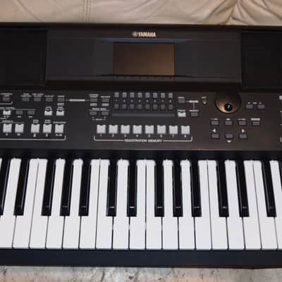 Yamaha PSR-SX600 61-Key Digital Workstation 2020 - Present - Black