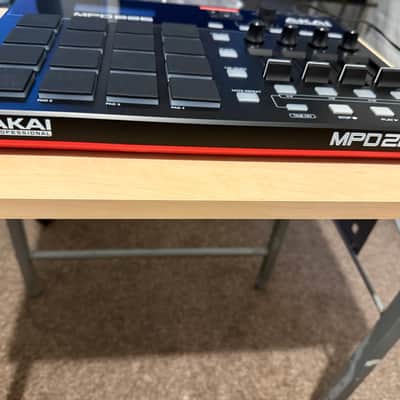Akai MPD226 2015 - Present - Black image 5