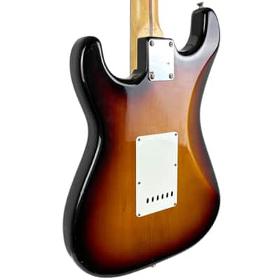 Fender Japan Standard Stratocaster 1994-1995 - Sunburst - Vintage image 5