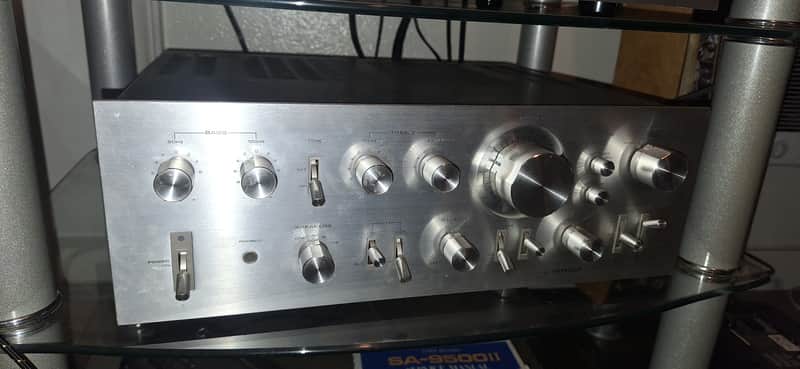 Pioneer SA-9500 II 80-Watt Stereo Solid-State Integrated Amplifier 1975 - 1979 - Silver image 1