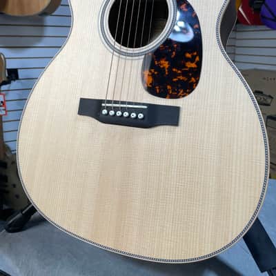 Larrivee VM-40 Acoustic Guitar - Natural w/OHSC & PLEK*D #055 image 3