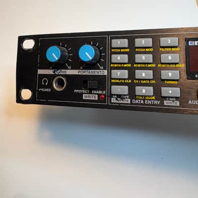 Novation Bass Station Rack Monophonic Synthesizer 1994 - Black Analog Synth MIDI CV Converter Vintage image 8