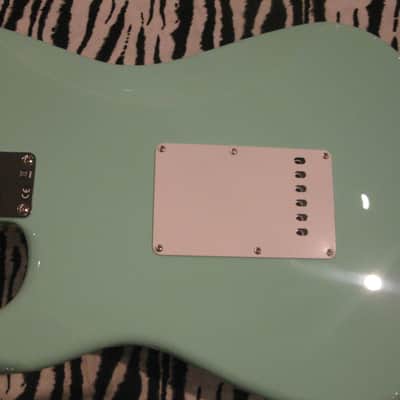 Fender Special Edition '60s Stratocaster Electric Guitar w/Matching Headcap Surf Green image 8