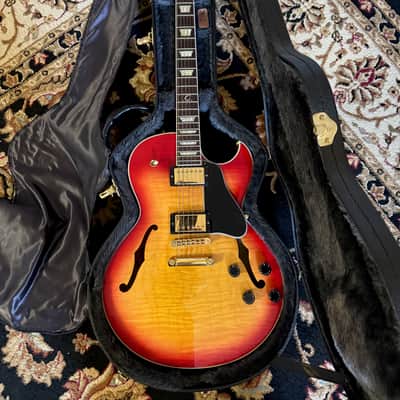 Gibson ES-137 Classic 2002 - 2011 - Cherry Sunburst image 1