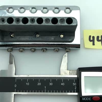 Stratocaster Style Tremolo Vibrato Assembly - Chrome image 5