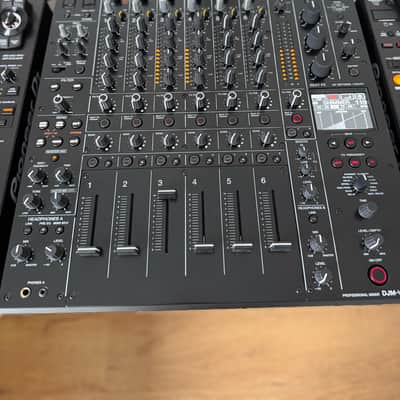2x Pioneer CDJ-3000 Professional DJ Multi-Player + Pioneer DJM-V10 LF 6-Channel Professional DJ Mixer [Long Fader] + Decksavers (Excellent Condition) image 3