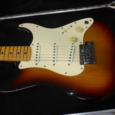 Fender " Dan Smith " 2 Knob SSS Stratocaster w/Case 1983 - Tobacco Burst image 2