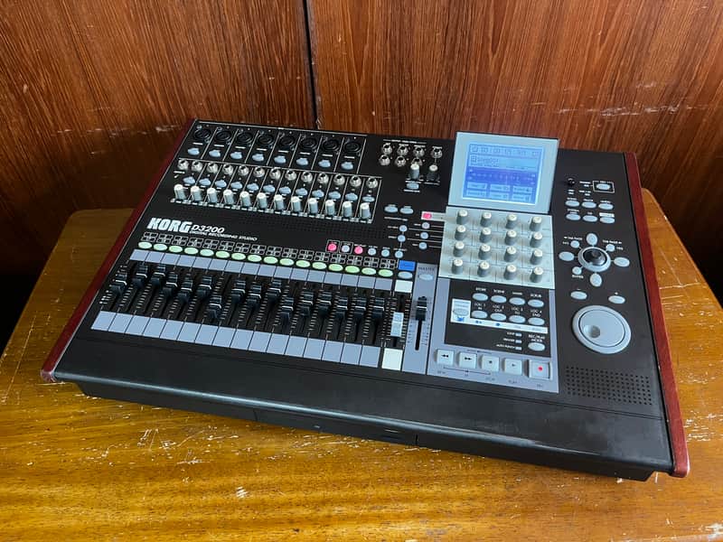 Korg D3200 32-Track Digital Recording Studio Desktop Recorder