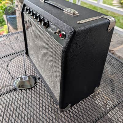 Fender Super Champ 18-Watt 1x10" Guitar Combo 1982 - Black image 3