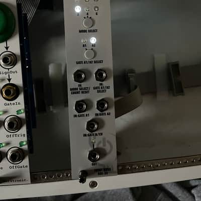 Abstract Data Event Boss ADE-33 - Silver image 3