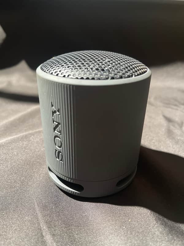 Sony XB100 Compact 2020 - Black image 1