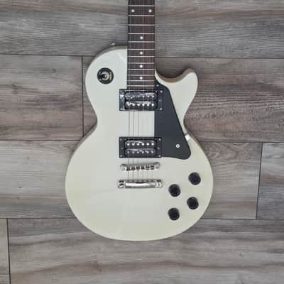 Epiphone Les Paul Studio w/ case and strap Alpine White image 9