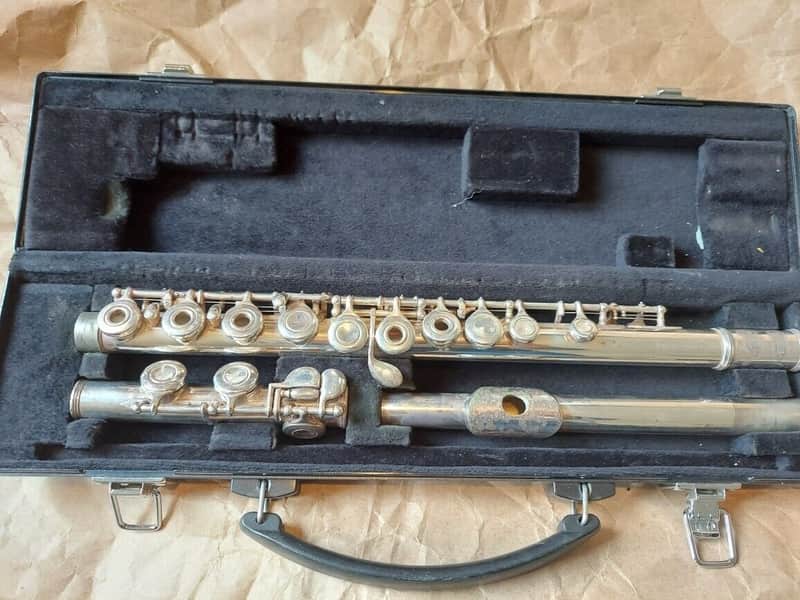 Yamaha YFL-261 flute, Open-Hole, Good Playing Condition, Tarnish/Wear image 1