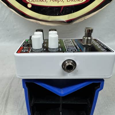 Electro-Harmonix Battalion Bass Pre/Drive Preamp Overdrive Pedal image 6