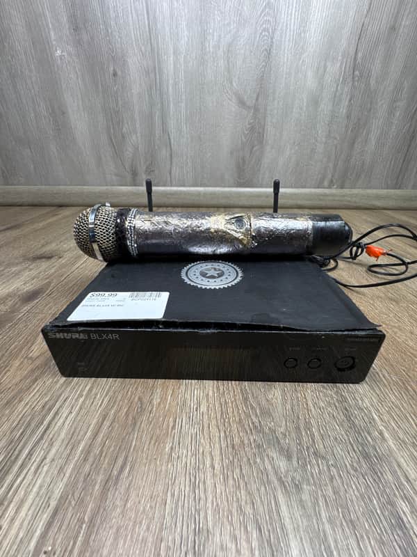 Shure BLX4R Wireless Mic Receiver Bundle