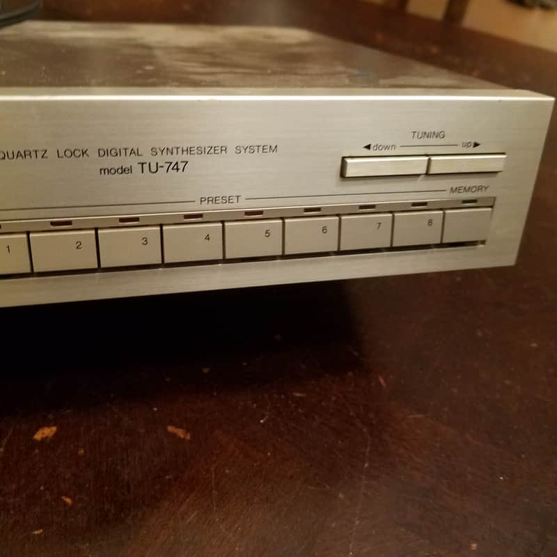 Denon TU-747 Stereo AM FM Tuner Quartz Lock 1980's - Japan Silver