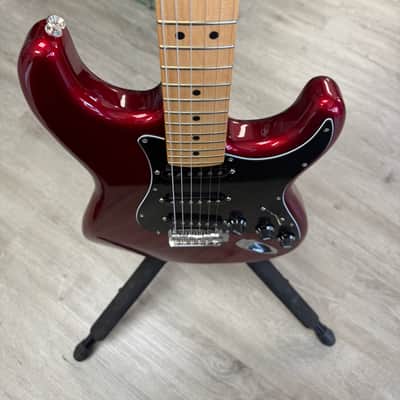 Fender Player Stratocaster with Maple Fretboard 2023 - 2024 - Candy Apple Red image 8