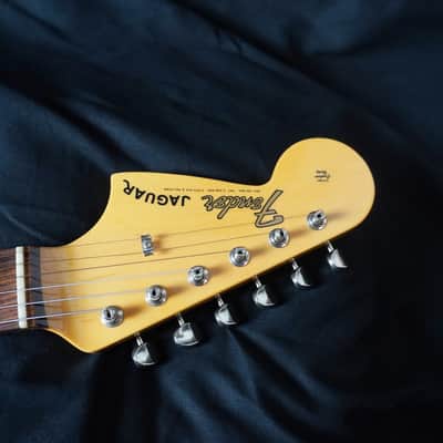 Fender MIJ FSR Traditional '60s Jaguar Left-Handed - 3-Color Sunburst (Rare 75th Anniversary Edition) image 6