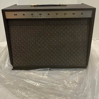 Magnatone 440    Stero Tube Estey Guitar combo Amp RARE -BUDDY HOLLEY SOUND brown image 3